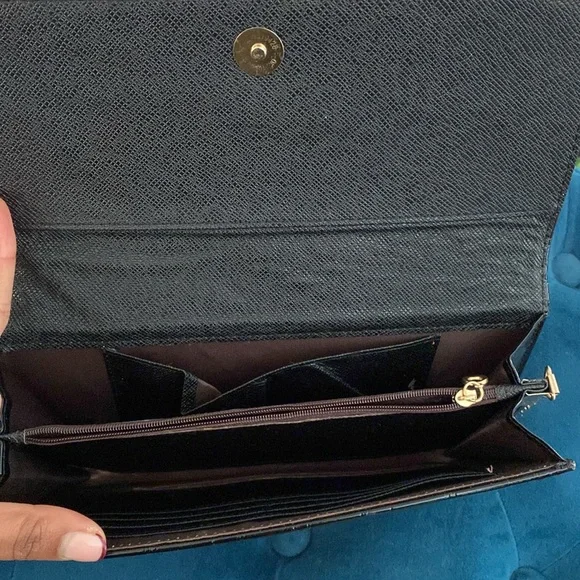 Coach Black Patent Leather Signature Embossed Clutch with brass hardware & strap - Picture 3 of 4